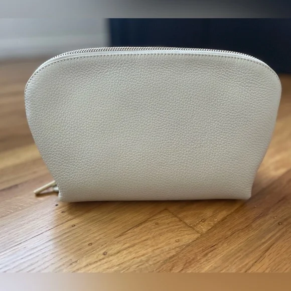 Cuyana Leather Makeup Travel Case Set (white) - BRAND NEW/NEVER USED - Picture 4 of 4